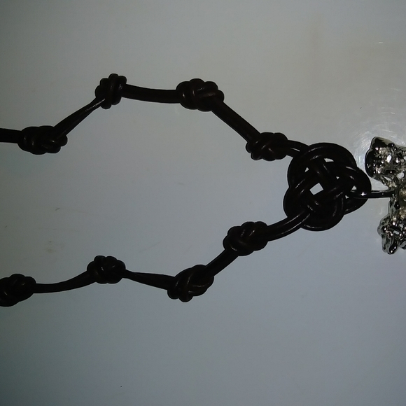 Neclace - Picture 3 of 4